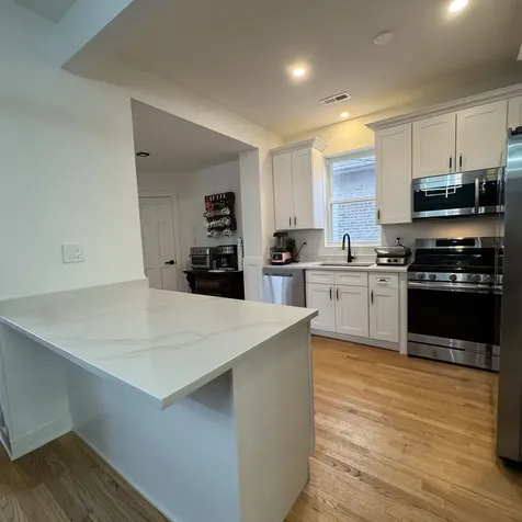 7804 South Paxton Avenue Chicago IL 60649