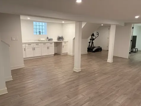 7804 South Paxton Avenue Chicago IL 60649