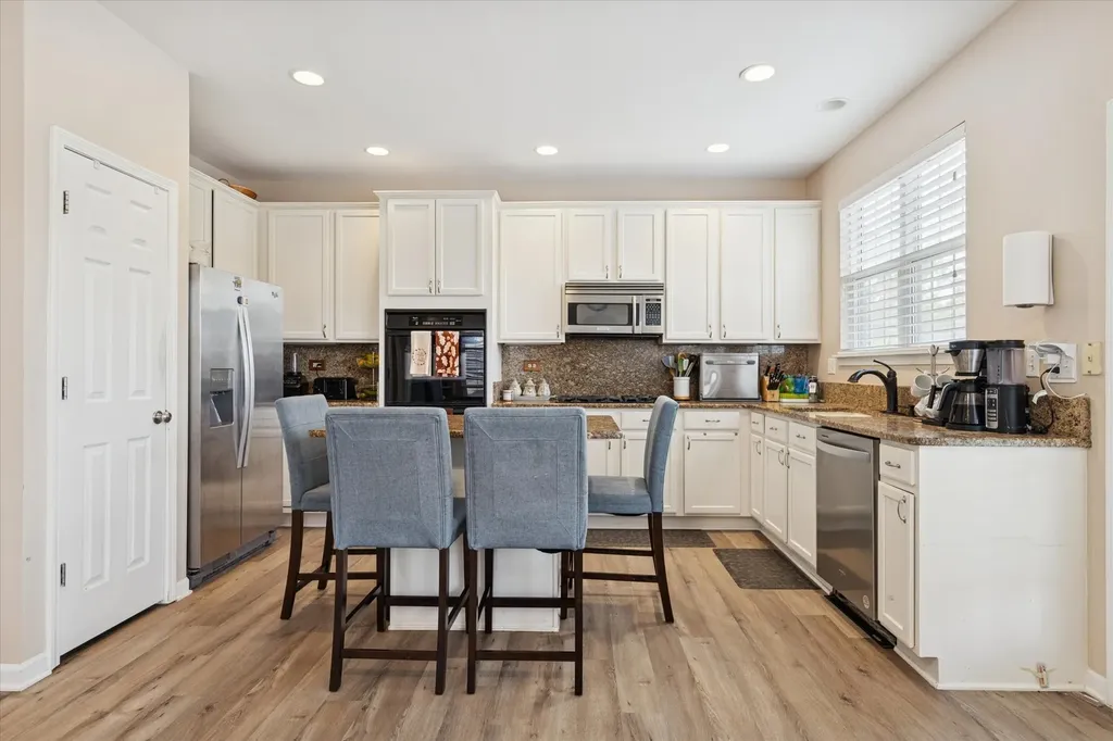 1618 Astor Avenue Oakbrook Terrace IL 60181