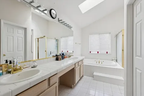 1618 Astor Avenue Oakbrook Terrace IL 60181