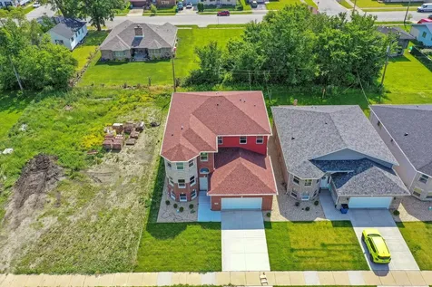15243 7TH Avenue Phoenix IL 60426