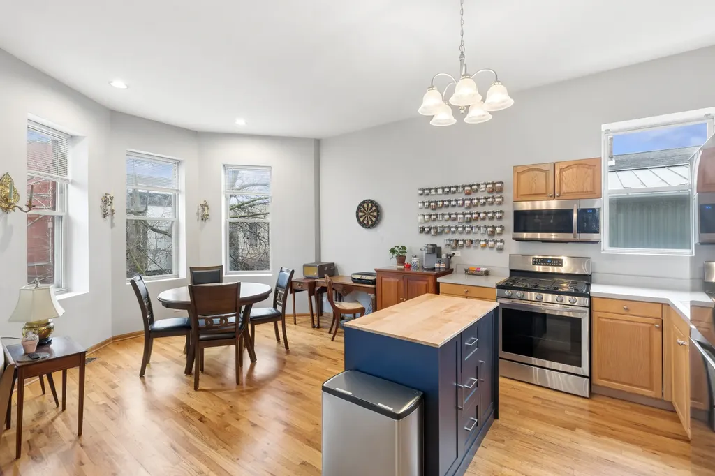 1236 North Marion Court Chicago IL 60622