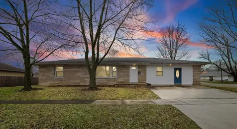 502 South Piatt Street Monticello IL 61856