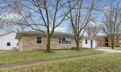 502 South Piatt Street Monticello IL 61856