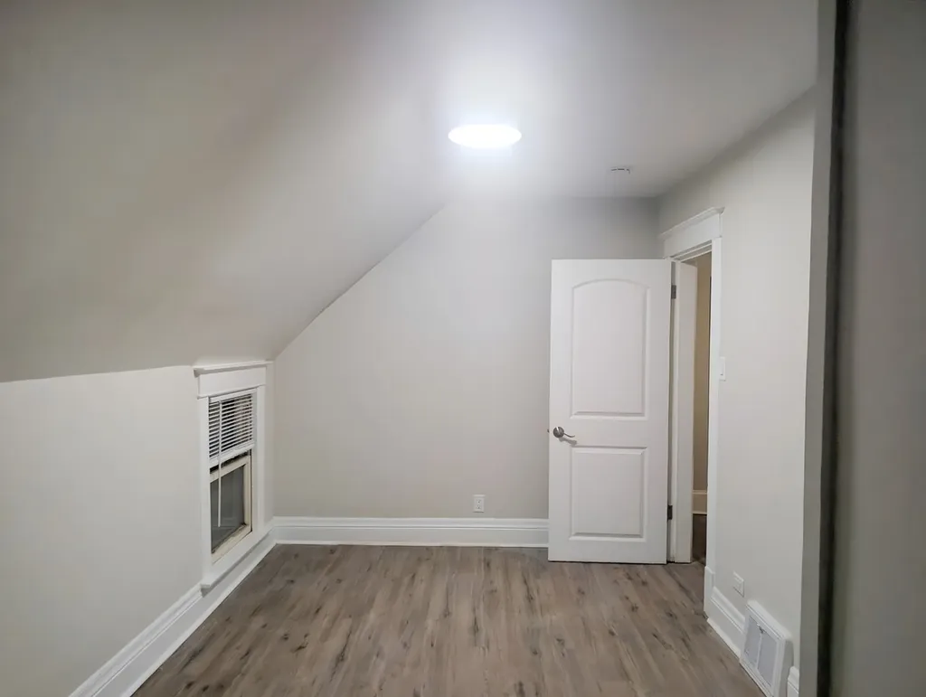 9207 South Ellis Avenue Chicago IL 60619