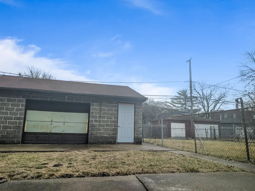 9207 South Ellis Avenue Chicago IL 60619