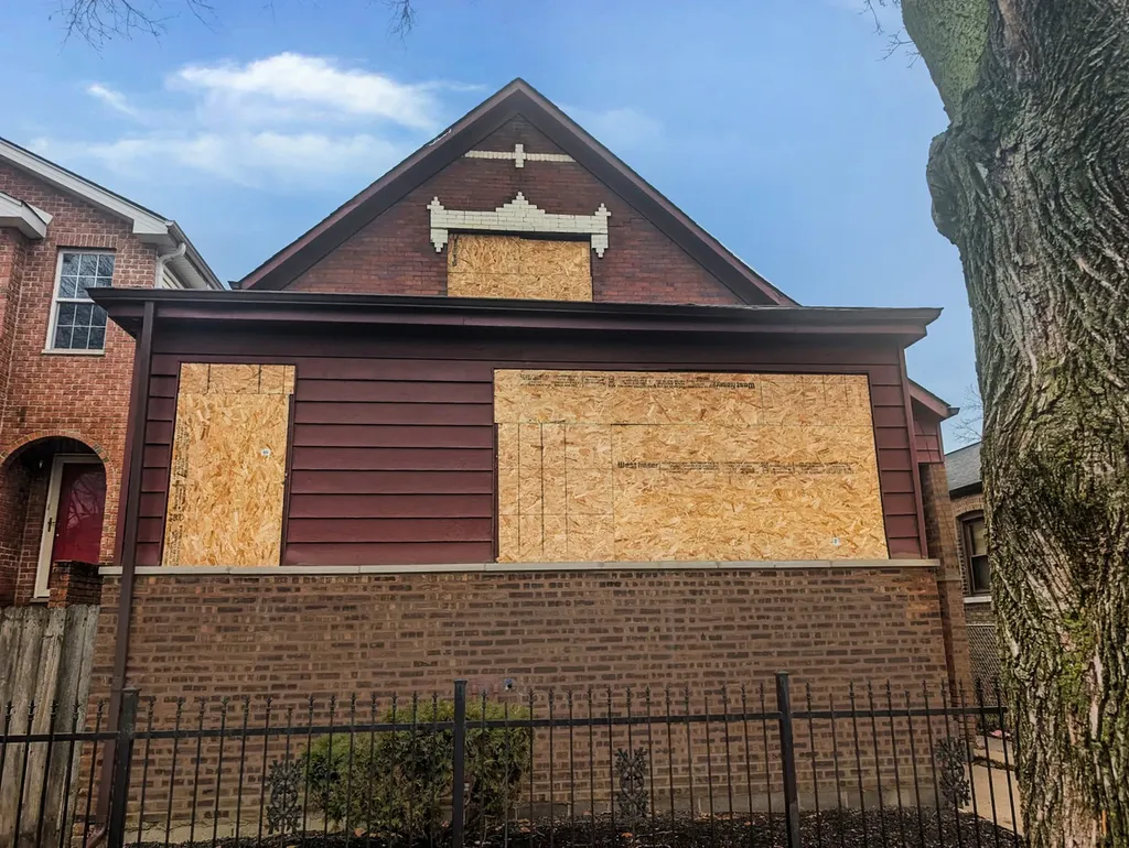 9207 South Ellis Avenue Chicago IL 60619