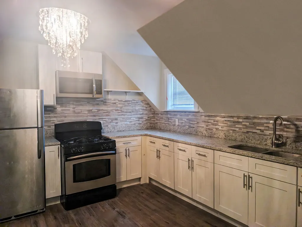 9207 South Ellis Avenue Chicago IL 60619