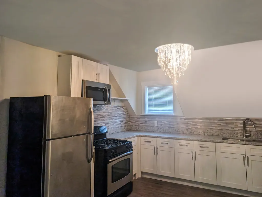 9207 South Ellis Avenue Chicago IL 60619