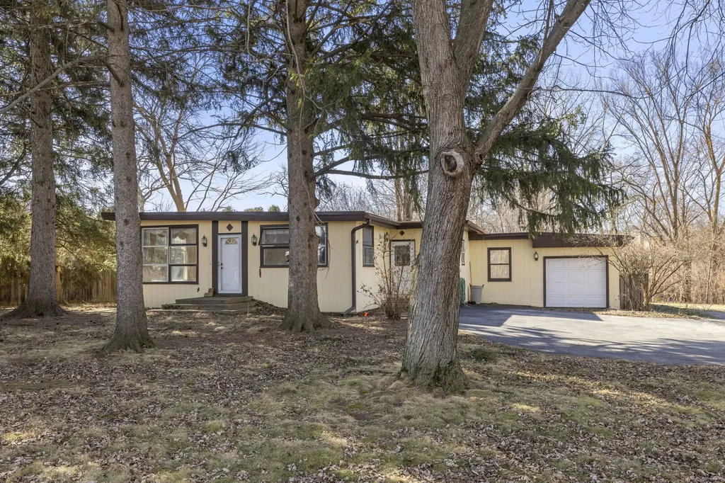 128 Harding Court Glen Ellyn IL 60137