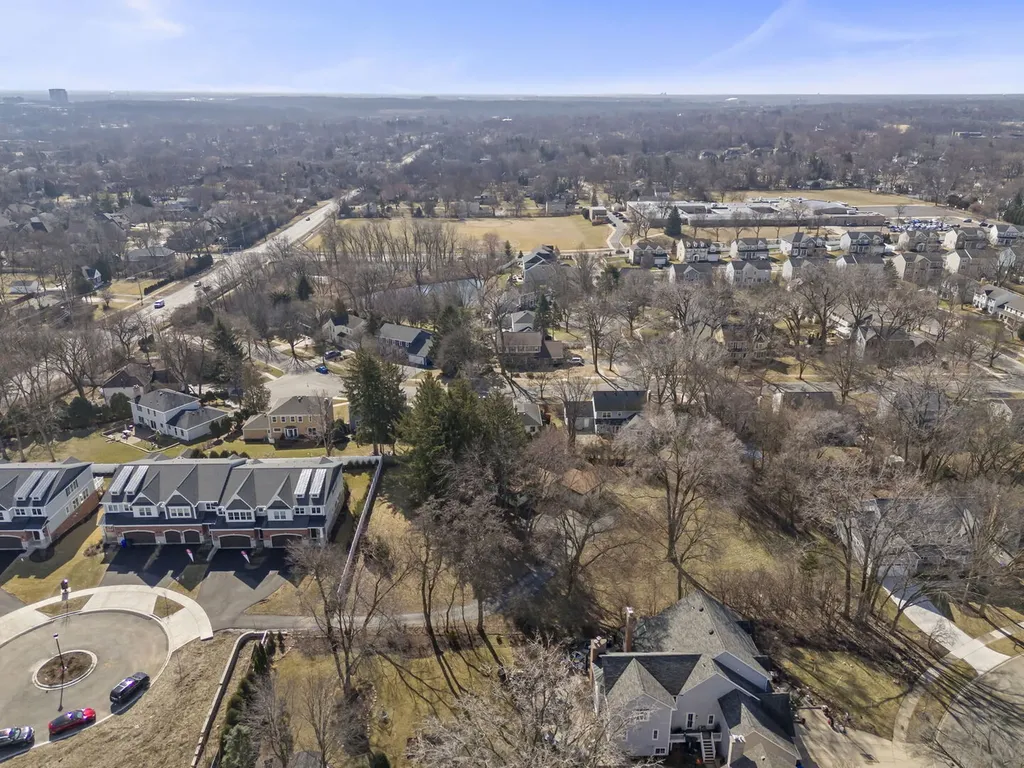 128 Harding Court Glen Ellyn IL 60137