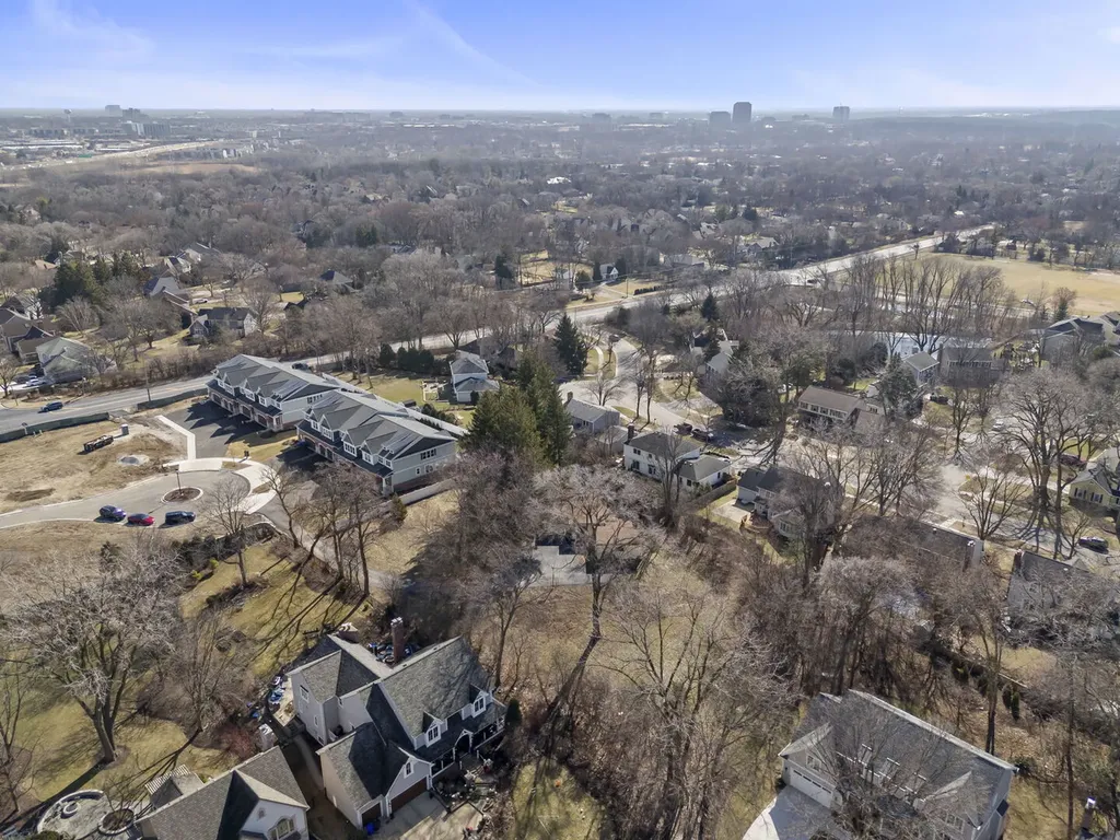 128 Harding Court Glen Ellyn IL 60137
