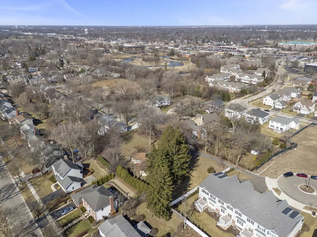 128 Harding Court Glen Ellyn IL 60137