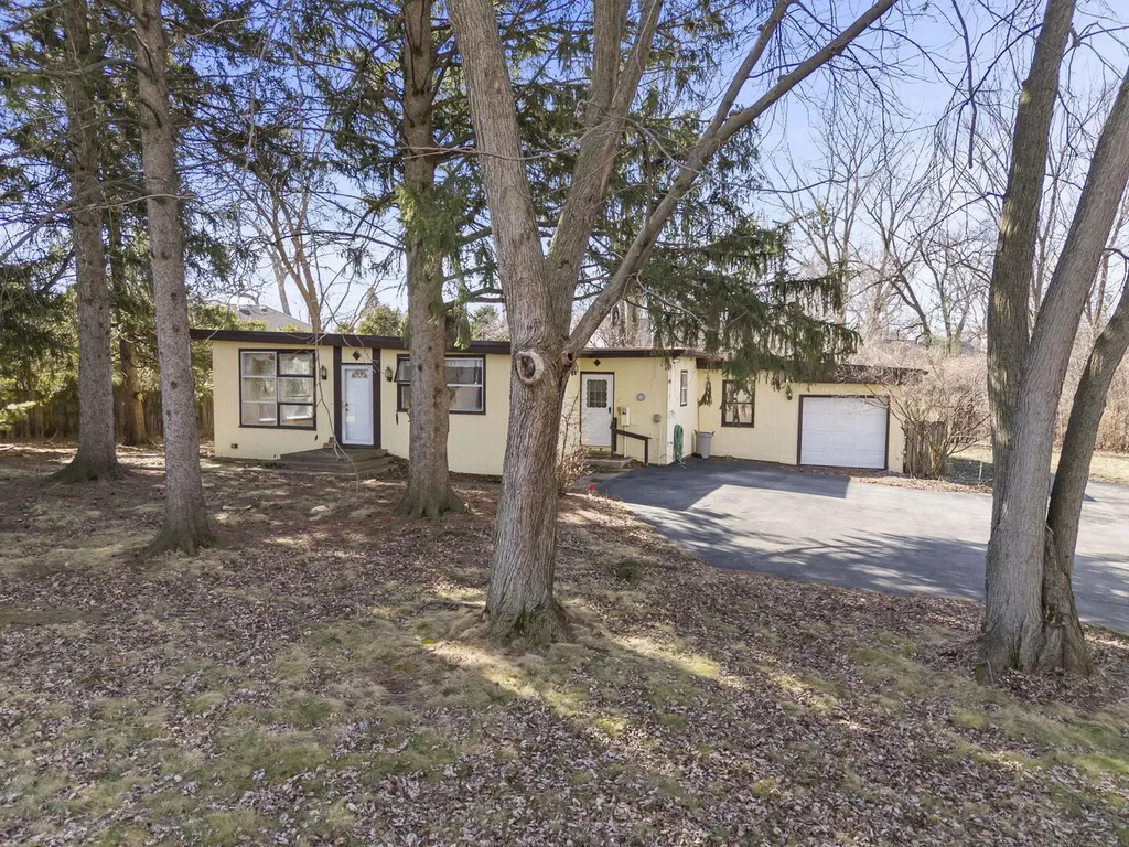 128 Harding Court Glen Ellyn IL 60137