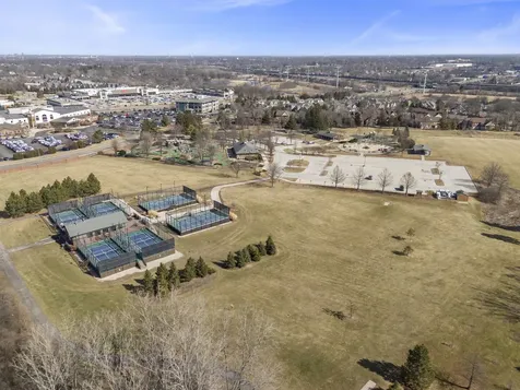 128 Harding Court Glen Ellyn IL 60137