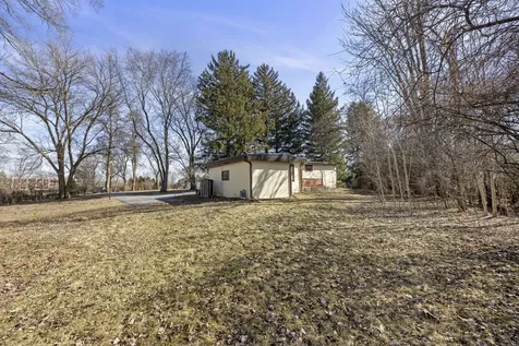 128 Harding Court Glen Ellyn IL 60137