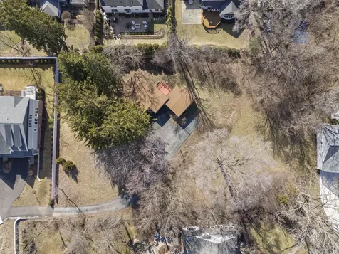 128 Harding Court Glen Ellyn IL 60137