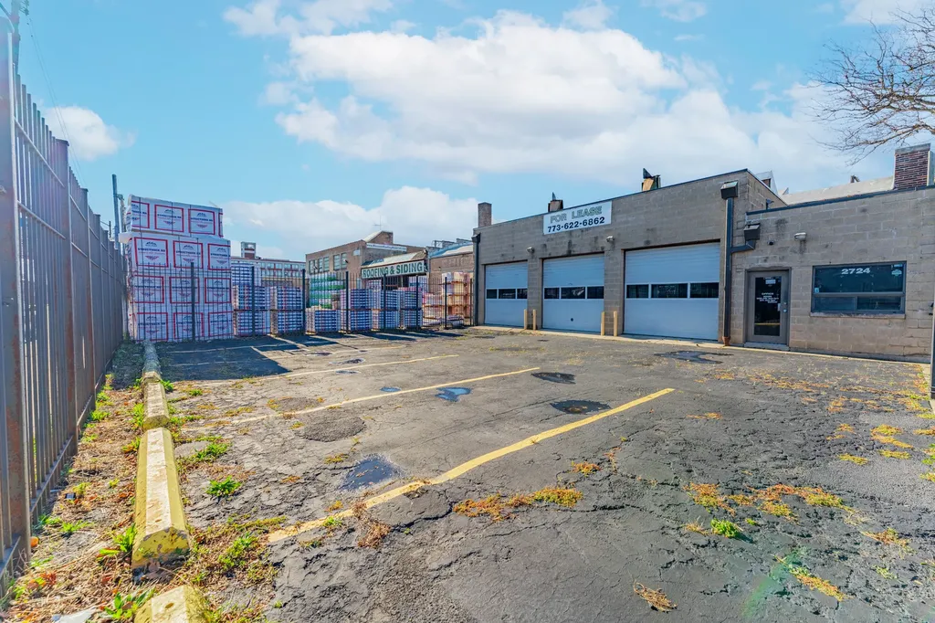 2724 North Pulaski Road Chicago IL 60639