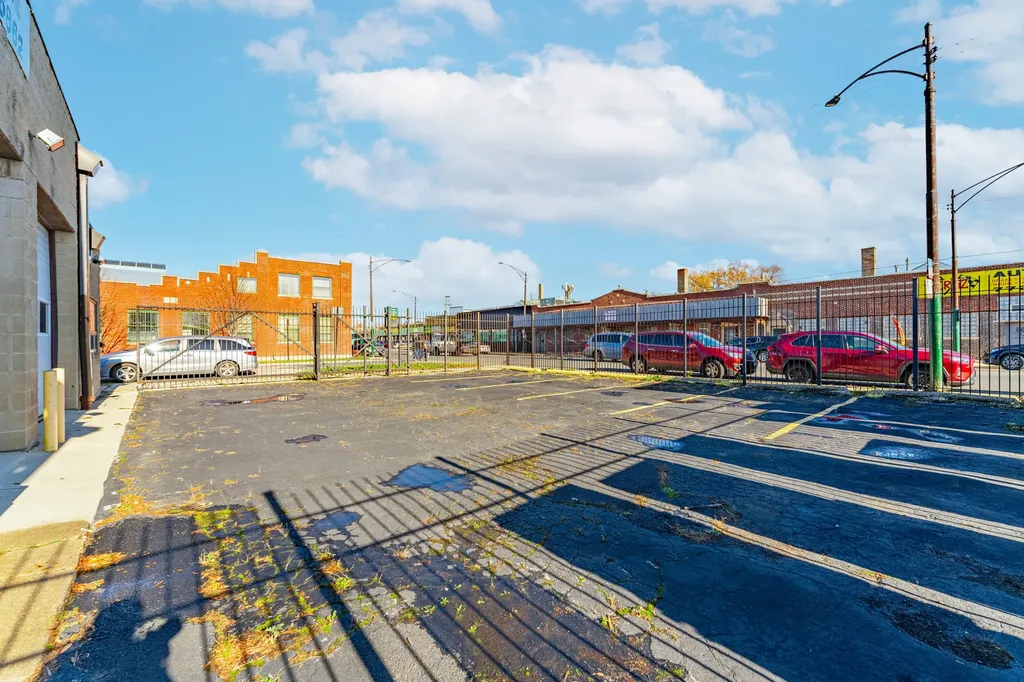 2724 North Pulaski Road Chicago IL 60639