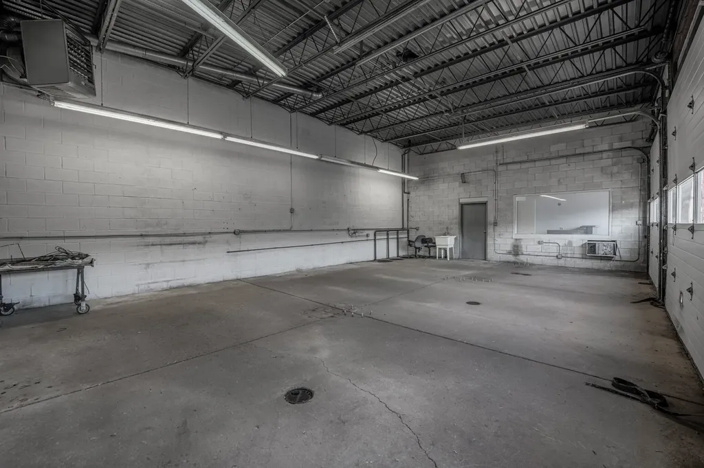 2724 North Pulaski Road Chicago IL 60639