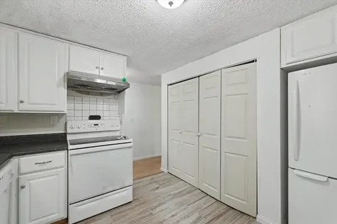 2014 Blackthorn Drive Champaign IL 61821