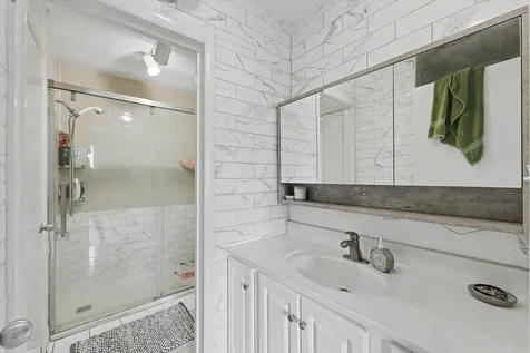 2014 Blackthorn Drive Champaign IL 61821