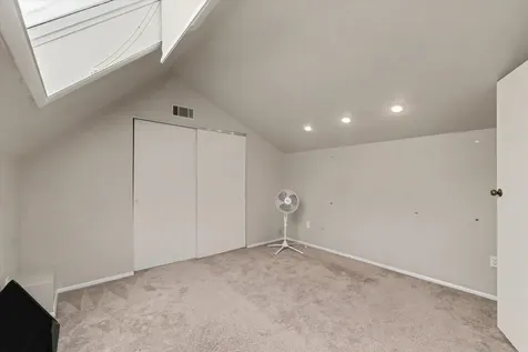 2014 Blackthorn Drive Champaign IL 61821