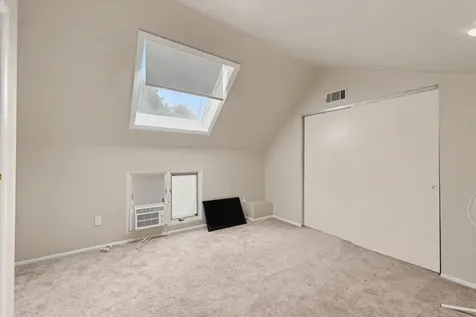 2014 Blackthorn Drive Champaign IL 61821