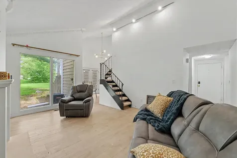 2014 Blackthorn Drive Champaign IL 61821