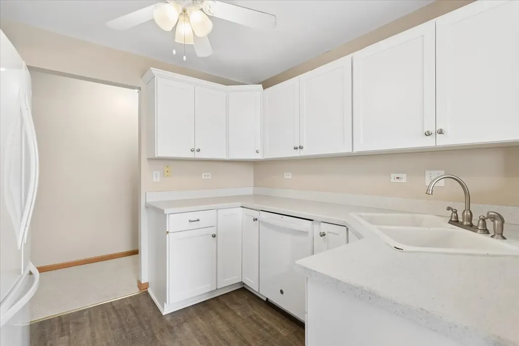 1449 Whitespire Court Naperville IL 60565