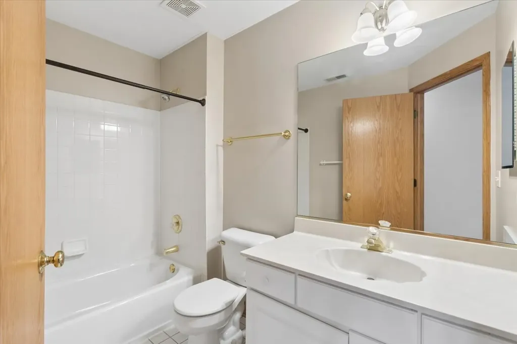 1449 Whitespire Court Naperville IL 60565