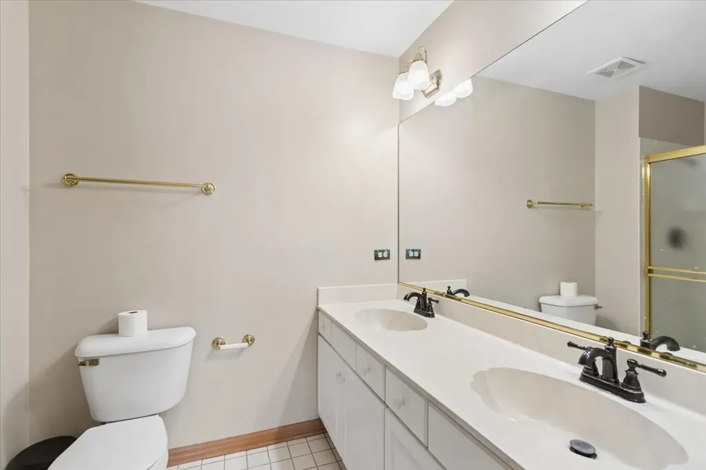 1449 Whitespire Court Naperville IL 60565