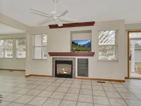 670 South Wellston Lane Romeoville IL 60446