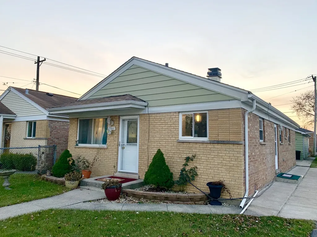 7848 Meade Avenue Burbank IL 60459