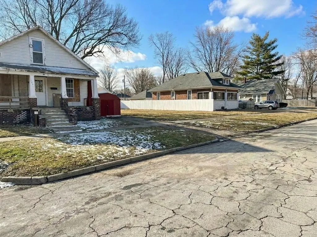 2516 Pine Avenue Mattoon IL 61938
