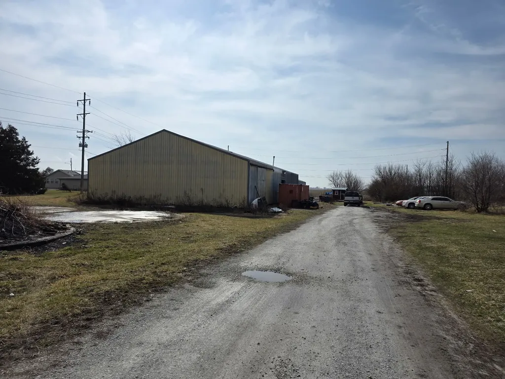 210 South Hamilton Street Wellington IL 60973