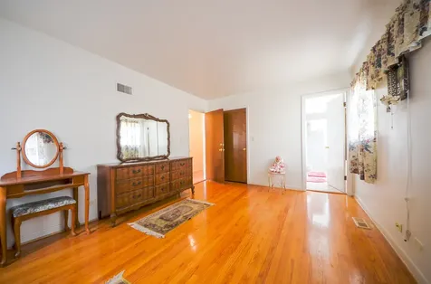 2433 South Shag Bark Trail Arlington Heights IL 60005