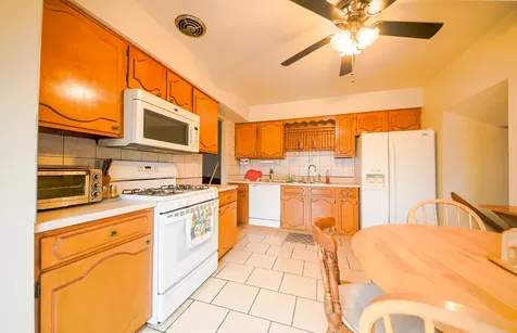 2433 South Shag Bark Trail Arlington Heights IL 60005