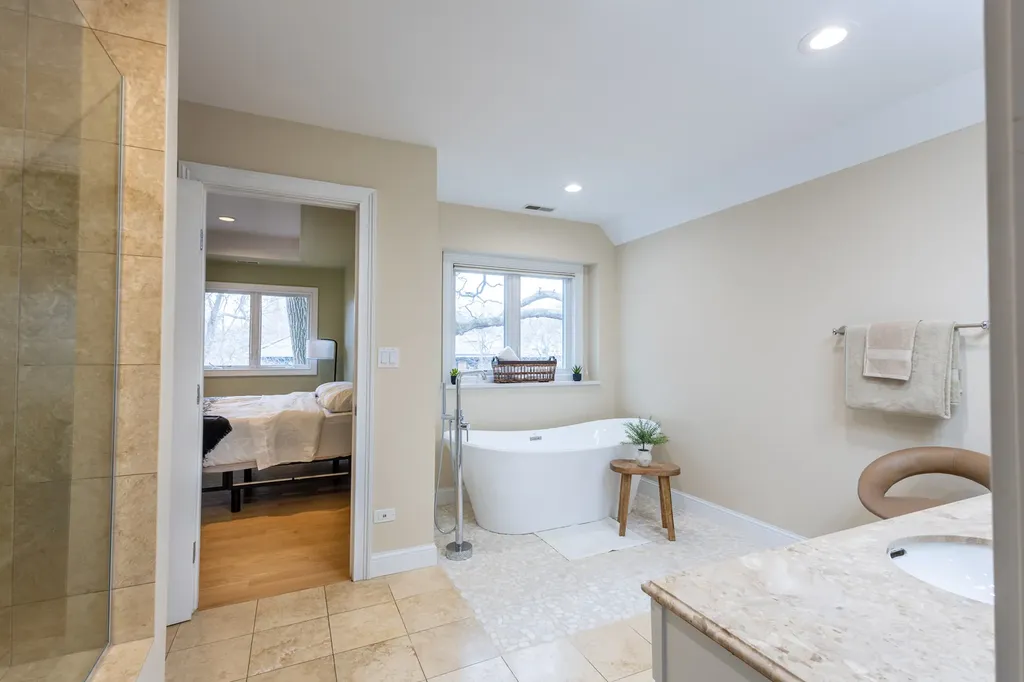 6441 Blackhawk Trail Indian Head Park IL 60525