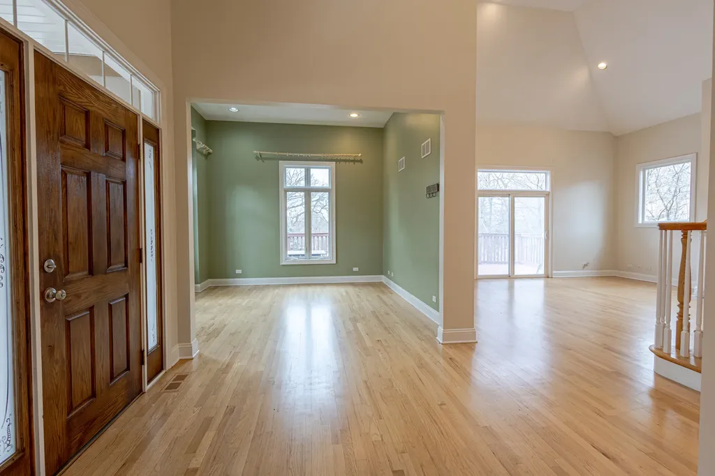 6441 Blackhawk Trail Indian Head Park IL 60525