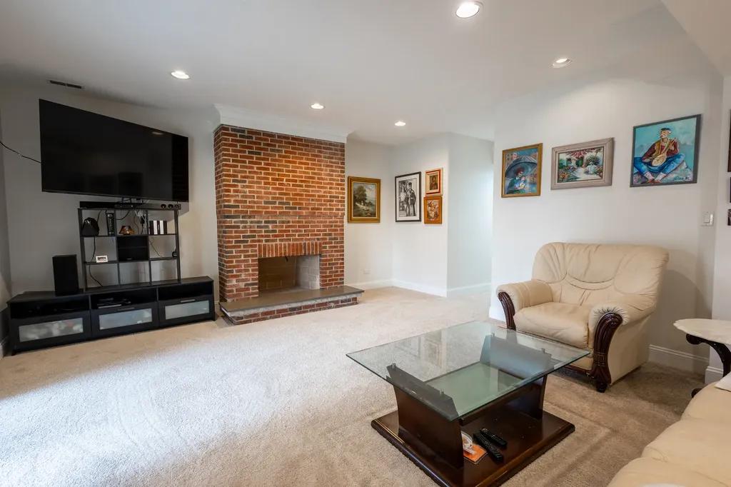 6441 Blackhawk Trail Indian Head Park IL 60525