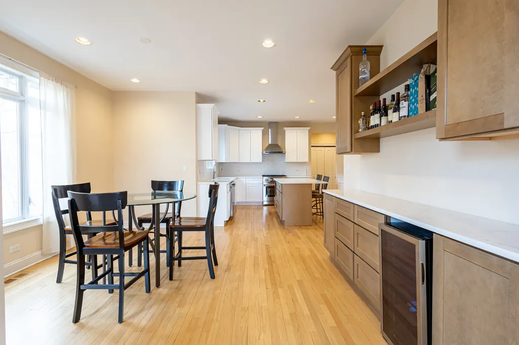 6441 Blackhawk Trail Indian Head Park IL 60525