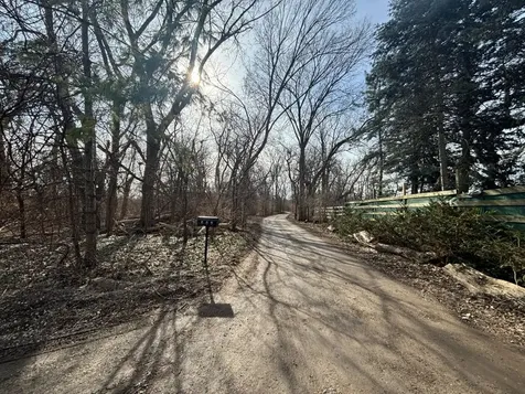 609 Forest Edge Lane Des Plaines IL 60016