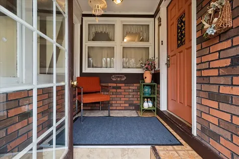 609 Forest Edge Lane Des Plaines IL 60016