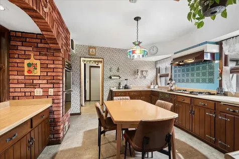 609 Forest Edge Lane Des Plaines IL 60016