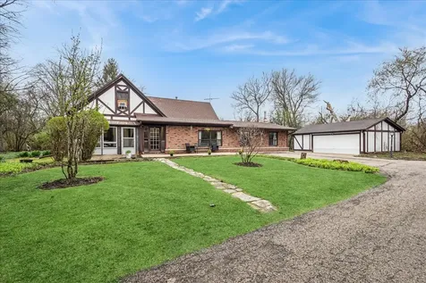 609 Forest Edge Lane Des Plaines IL 60016