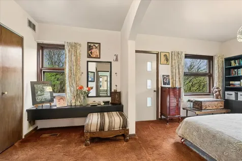 609 Forest Edge Lane Des Plaines IL 60016