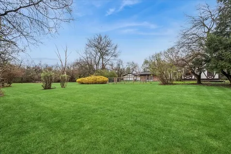 609 Forest Edge Lane Des Plaines IL 60016