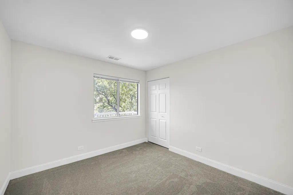 607 Berkley Court Schaumburg IL 60194