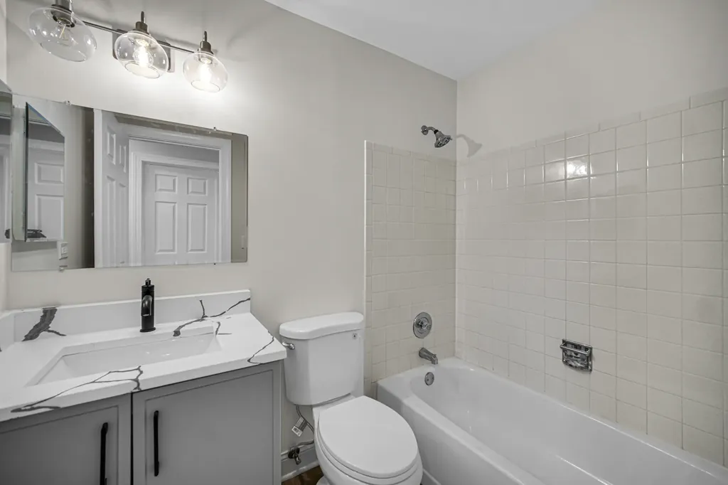 607 Berkley Court Schaumburg IL 60194